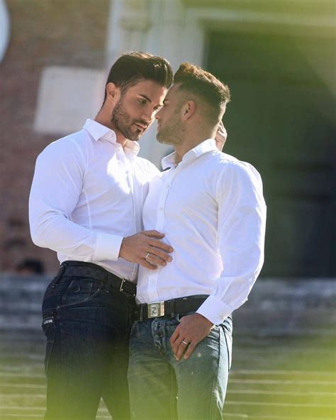 hunks kissing